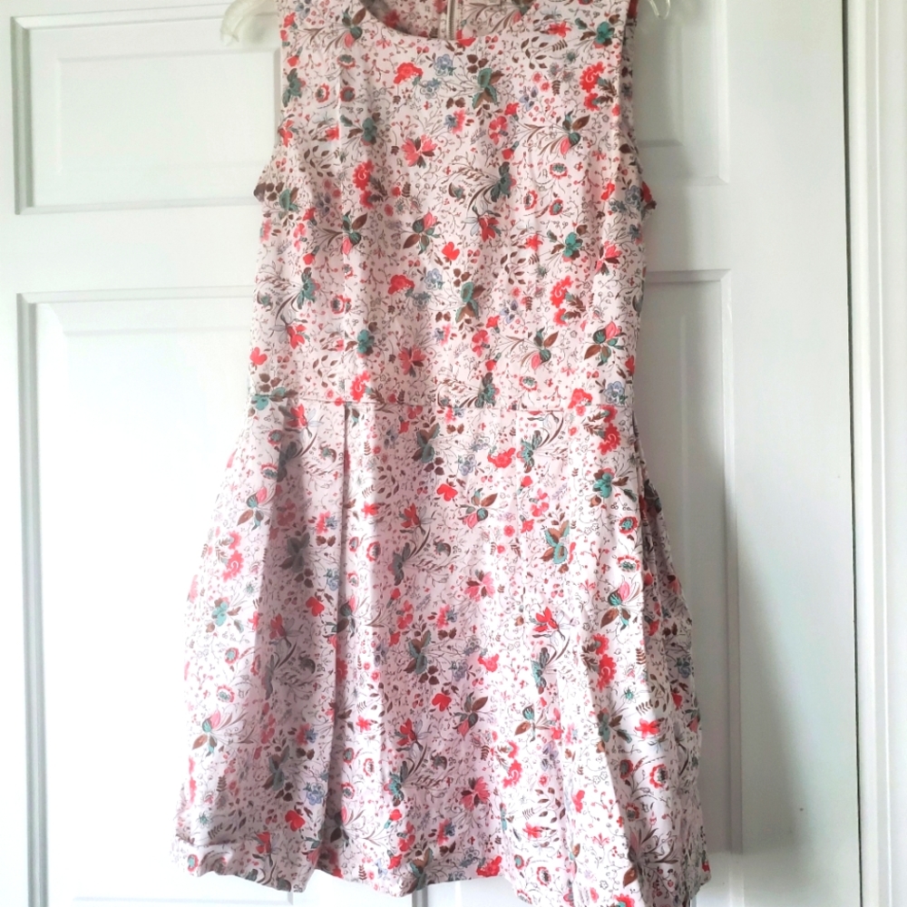Gap Size 8 Design and Crafted Floral Dress